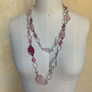 Rope necklace in silver and rose quartz